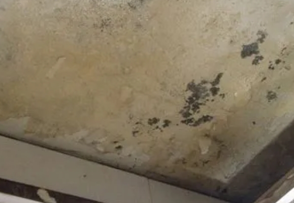 唐山阳台漏水维修公司分享下唐山卫生间渗水维修需要注意哪些问题。
